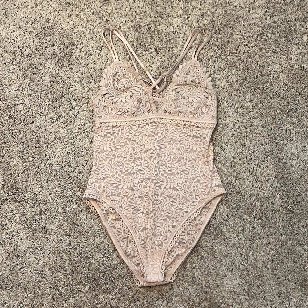 Aerie Far Out Blush Pink Lace Strappy Back Bodysuit Small